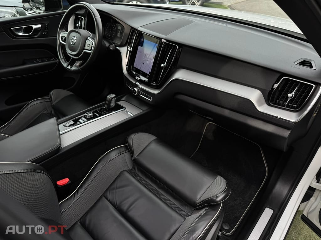 Volvo XC60 2.0 T6 PHEV R-Design AWD