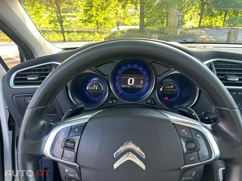 Citroen C4 1.6 e-HDi Exclusive J17 CMP6