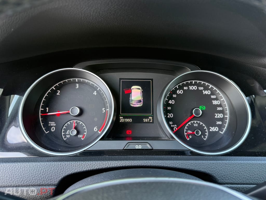 Volkswagen Golf 1.6 TDi Highline DSG