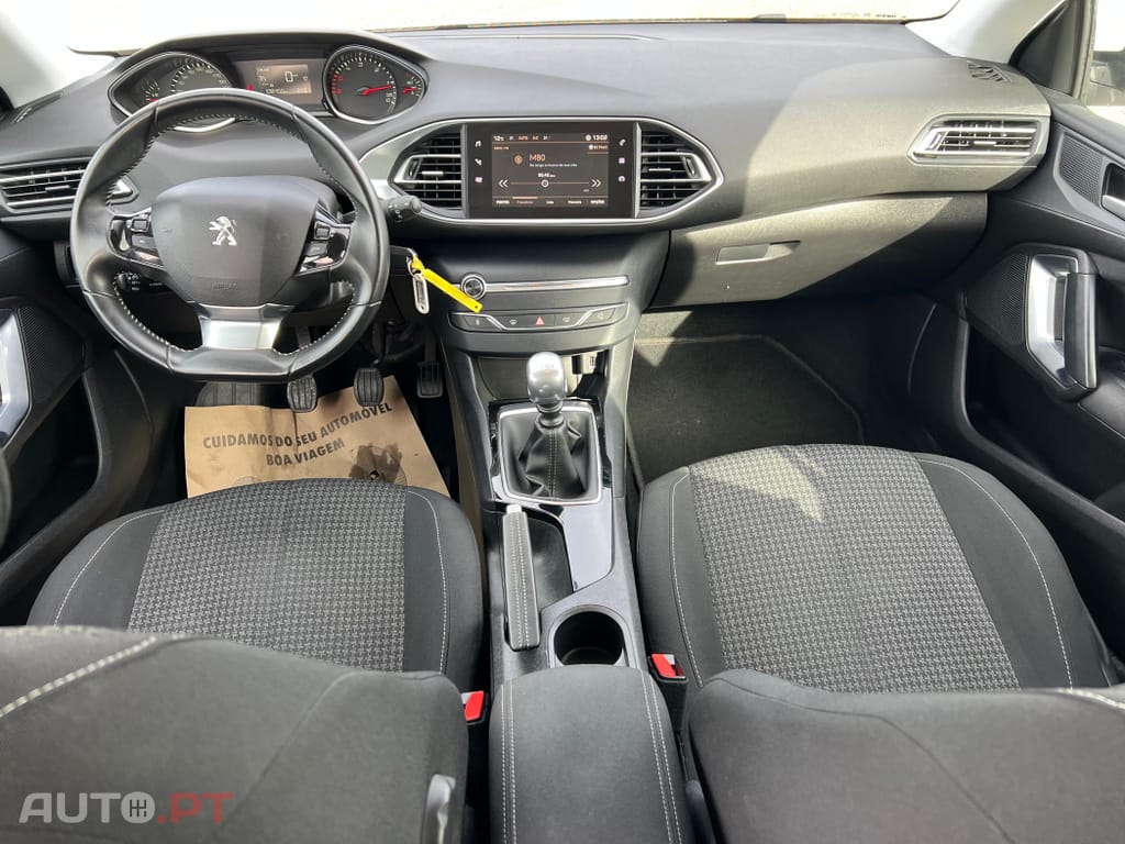 Peugeot 308 1.5 BlueHDi Business Line