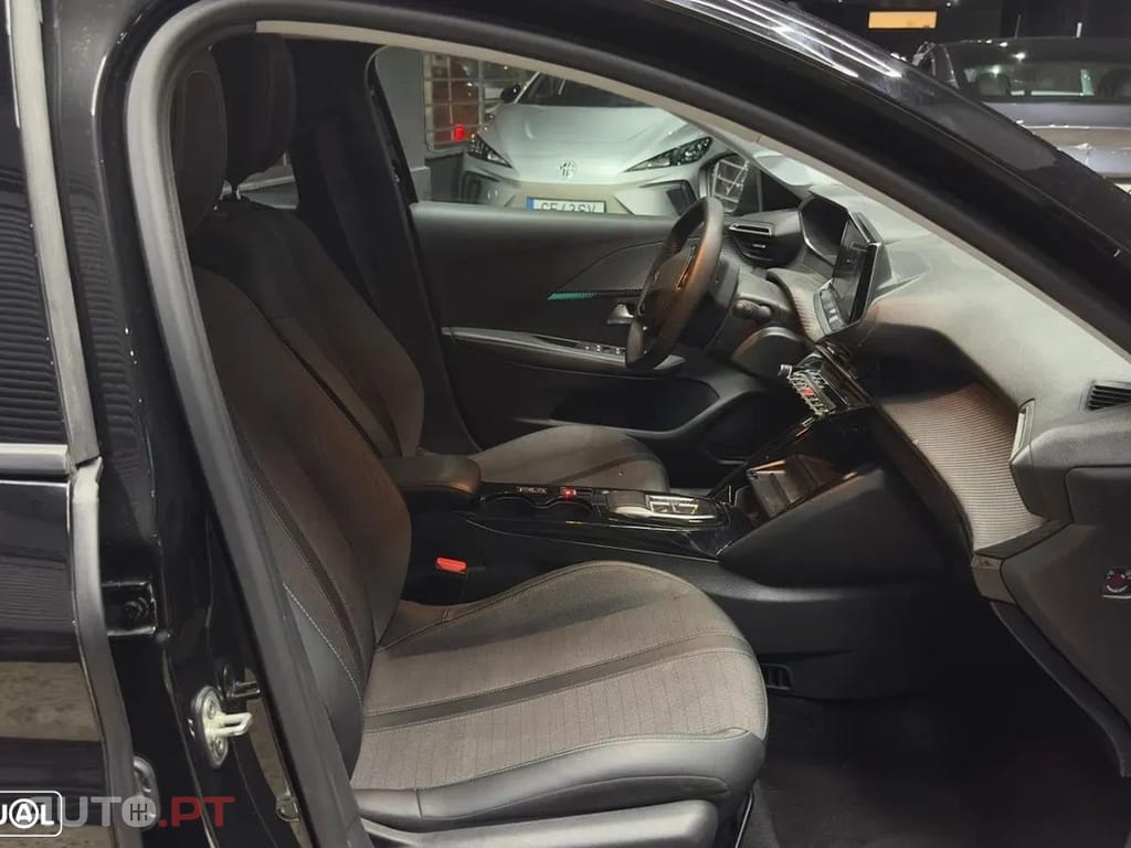 Peugeot E-208 50 kWh Active