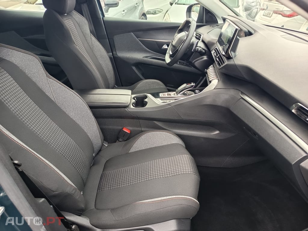 Peugeot 3008 1.5 BlueHDi Active Pack EAT8