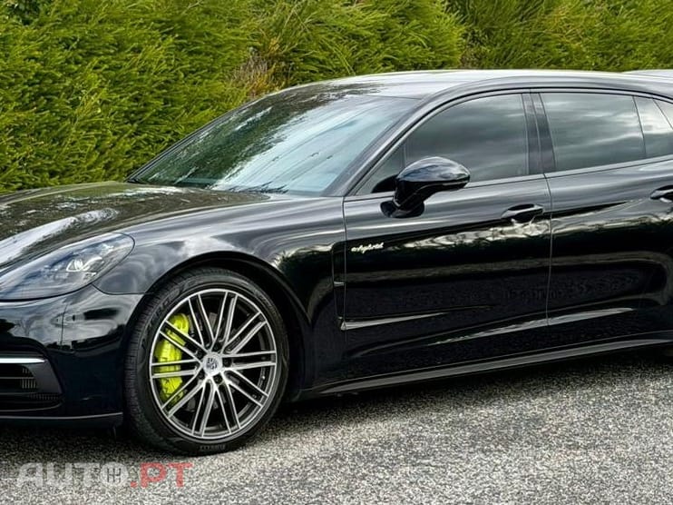 Porsche Panamera 4 E-Hybrid Platinum Edition