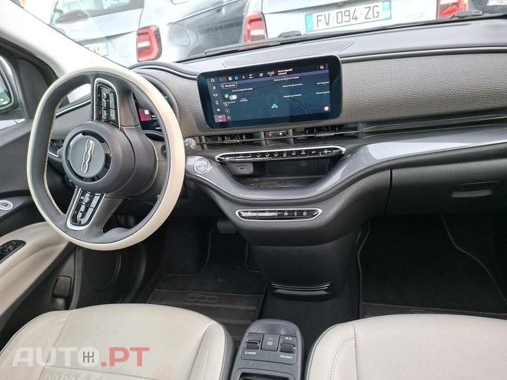 Fiat 500e La Prima