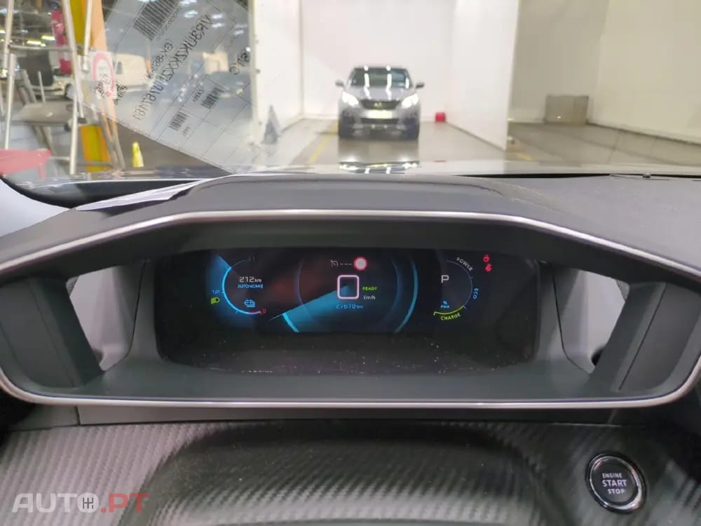 Peugeot E-2008 50 kWh Allure Pack