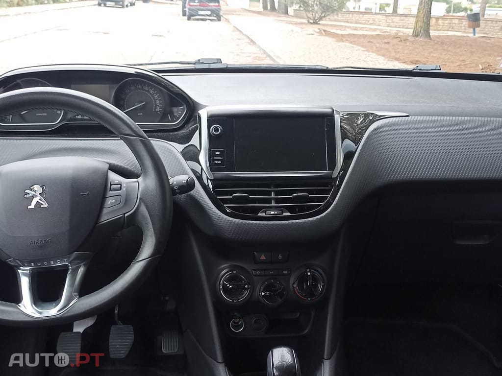 Peugeot 208 1.5 BlueHDi Active Business Pack