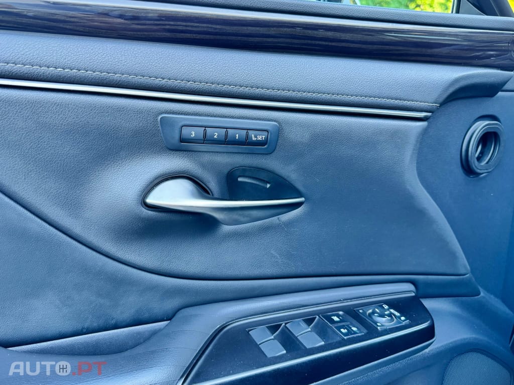 Lexus ES Executive+
