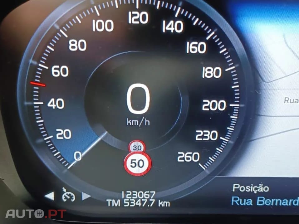 Volvo XC60 2.0 T8 PHEV Momentum AWD