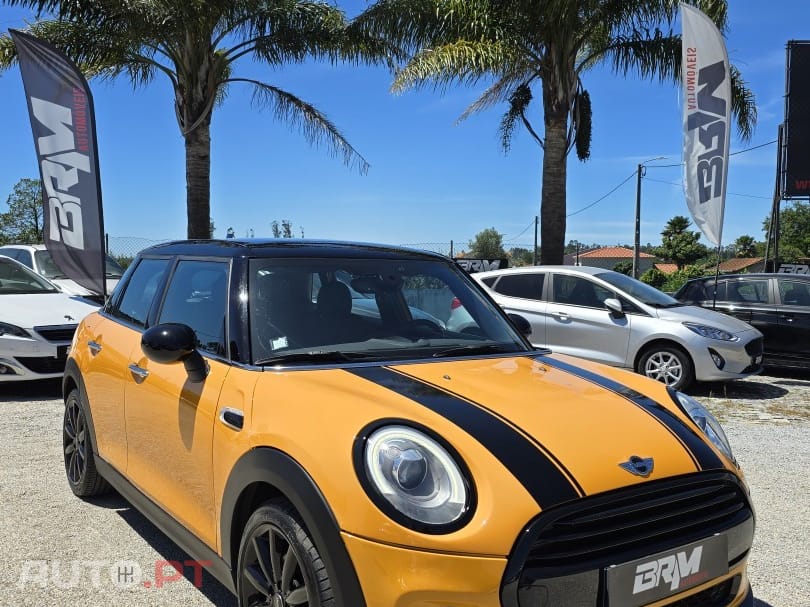MINI Cooper Cooper D Auto