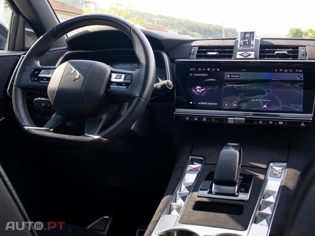 DS DS7 Crossback E-Tense Performance Line EAT8
