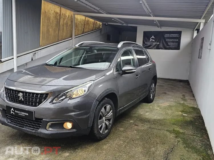 Peugeot 2008 1.2 PureTech Signature