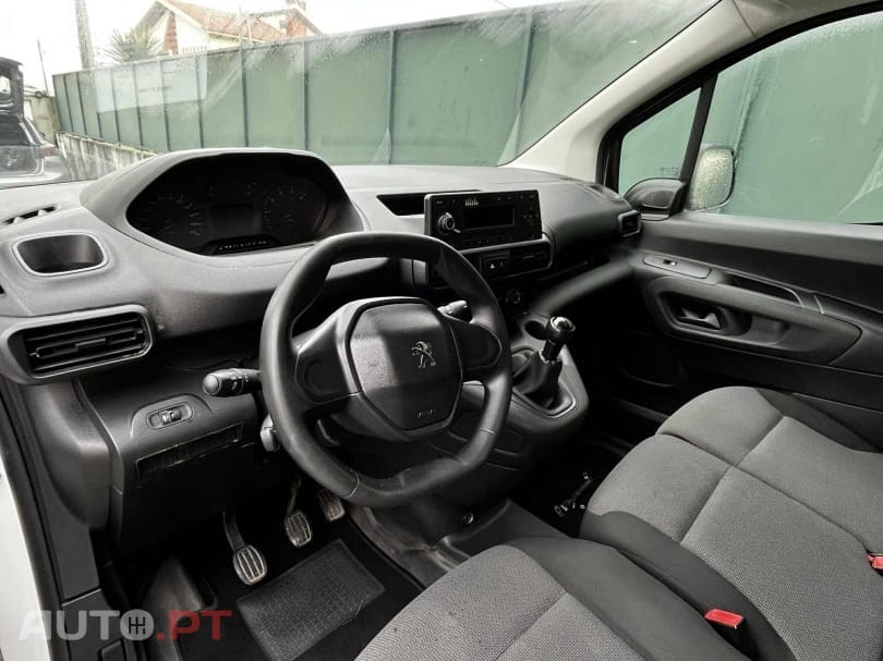 Peugeot Partner 1.5 BlueHDi Asphalt Standard