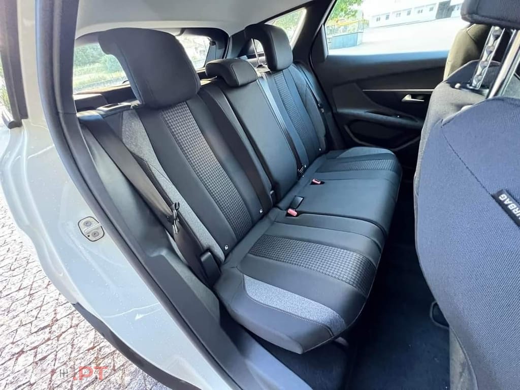Peugeot 3008 PureTech 130 Stop & Start GPF Active Pack