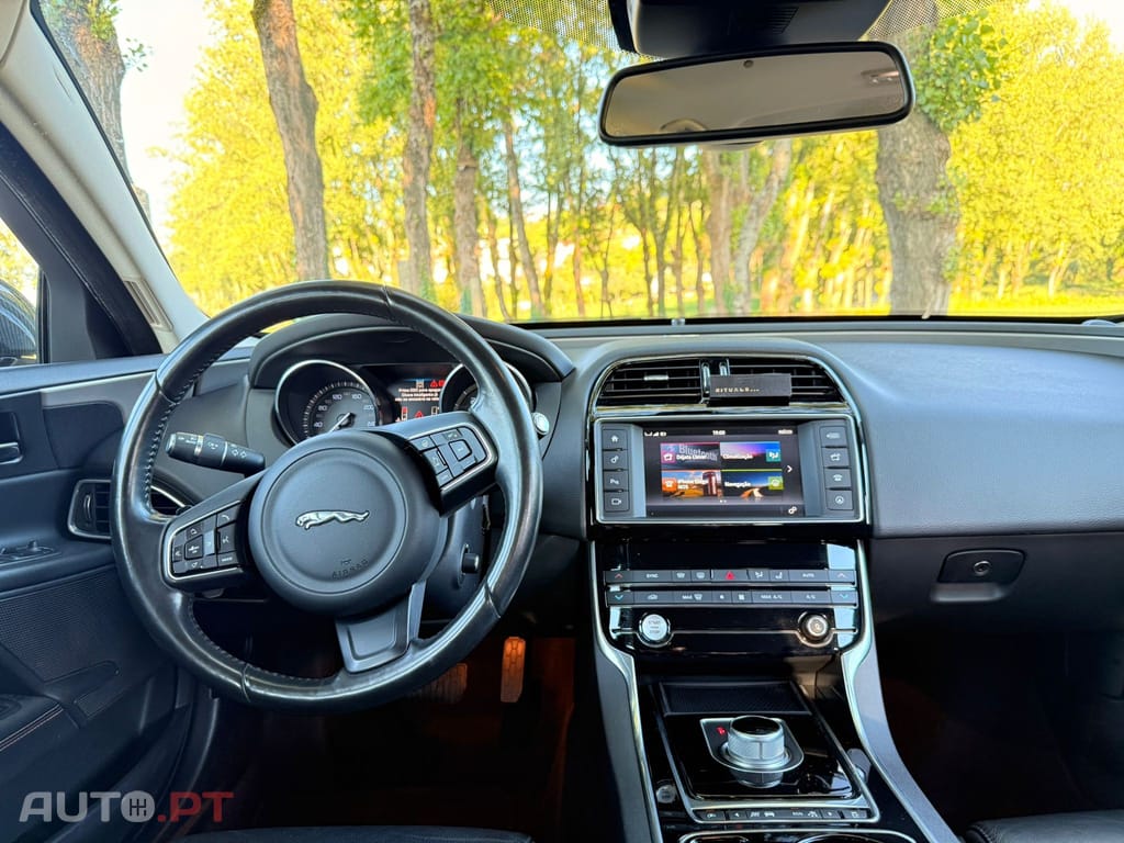 Jaguar XE 2.0 D Prestige Aut.