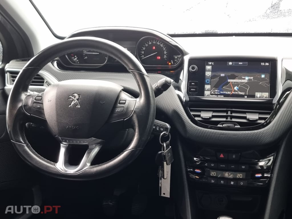 Peugeot 2008 1.2 PureTech Allure