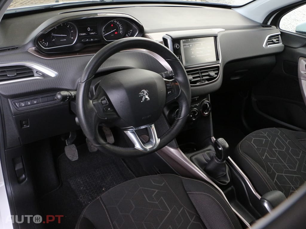Peugeot 2008 1.6 e-HDi Active