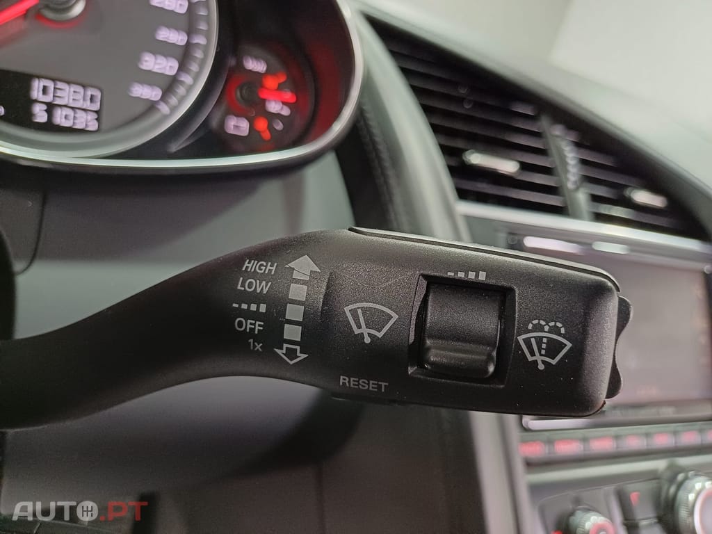 Audi R8 4.2 V8 quattro R tronic
