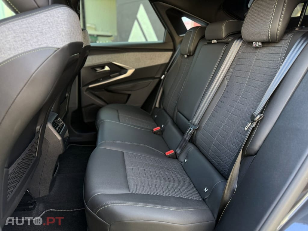 Peugeot 3008 1.6 Hybrid Active Pack e-EAT8
