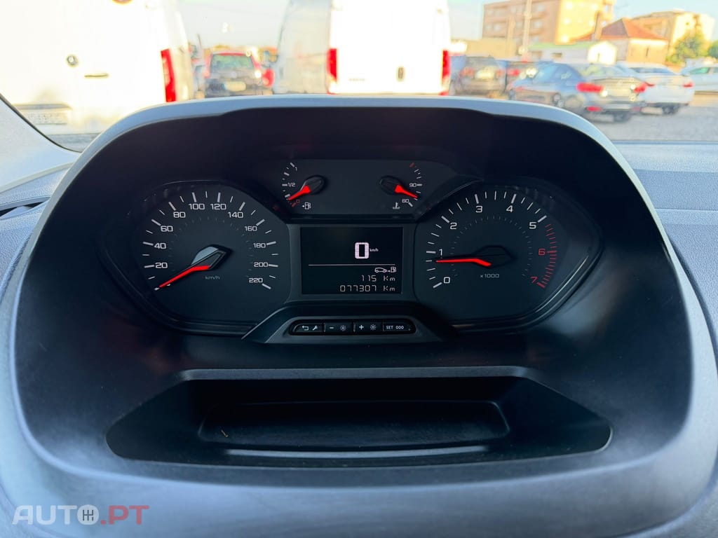 Peugeot Partner 1.5 BlueHDi Asphalt Standard