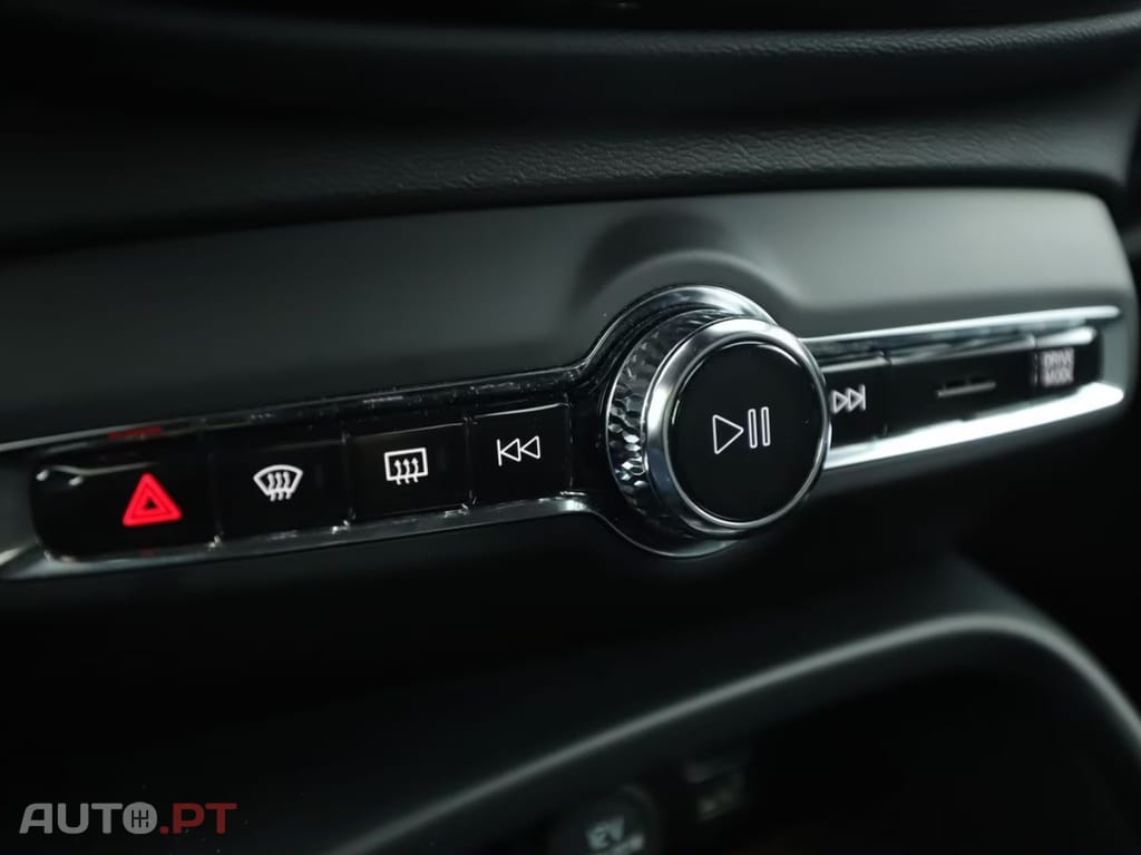 Volvo XC40 T5 Recharge R Design I.V.A DEDUTIVEL