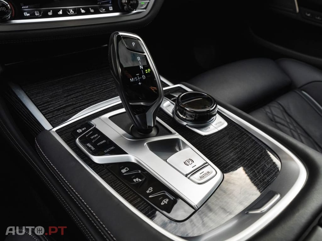 BMW 745 I.V.A DEDUTIVEL e M Sportpaket Laserlicht Head Up