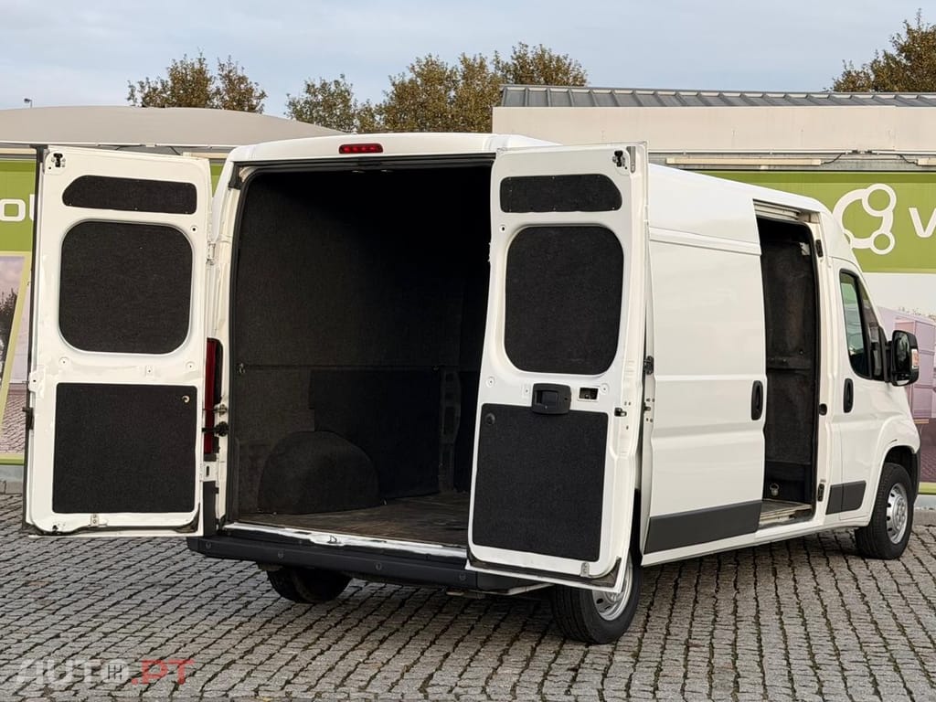 Peugeot Boxer 2.0 BlueHDi 335 L3H2 Pro