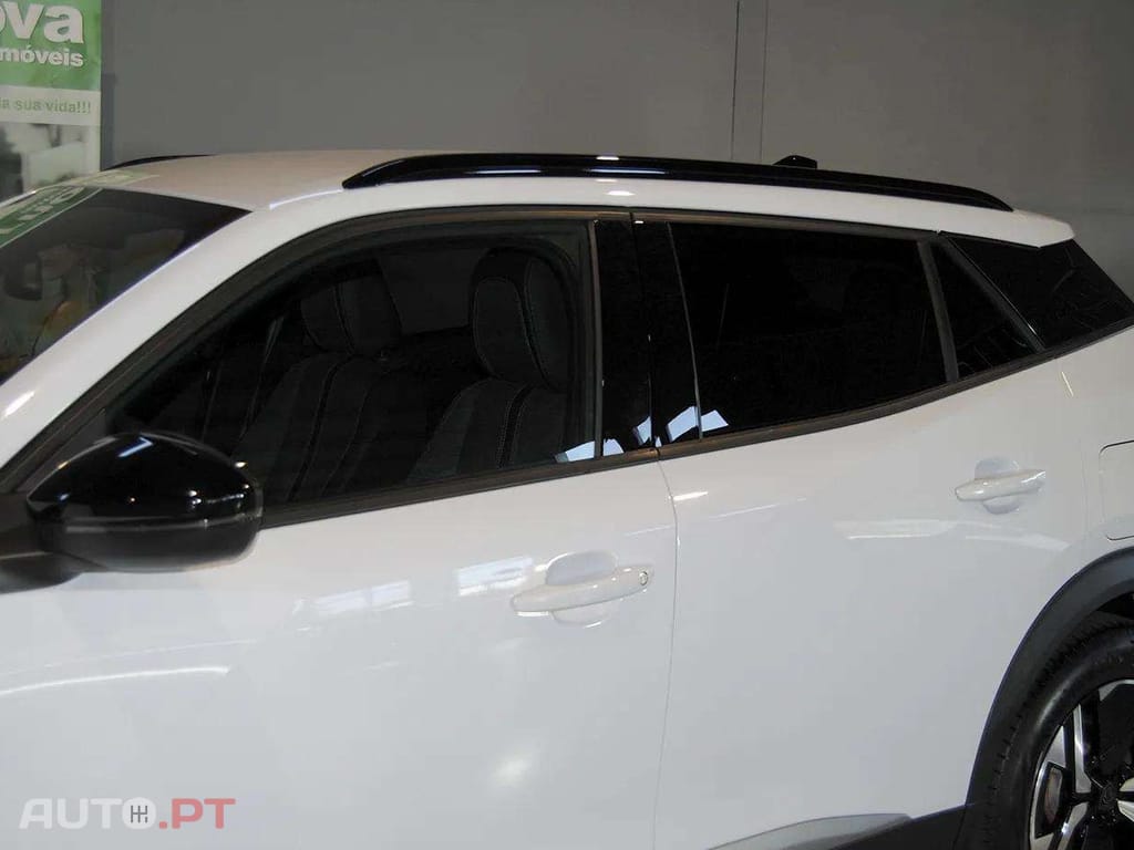Peugeot E-2008 50 kWh Allure Pack