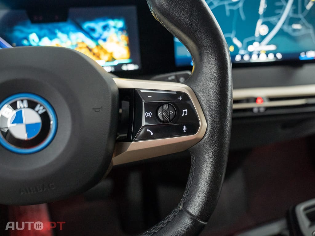 BMW iX xDrive 40