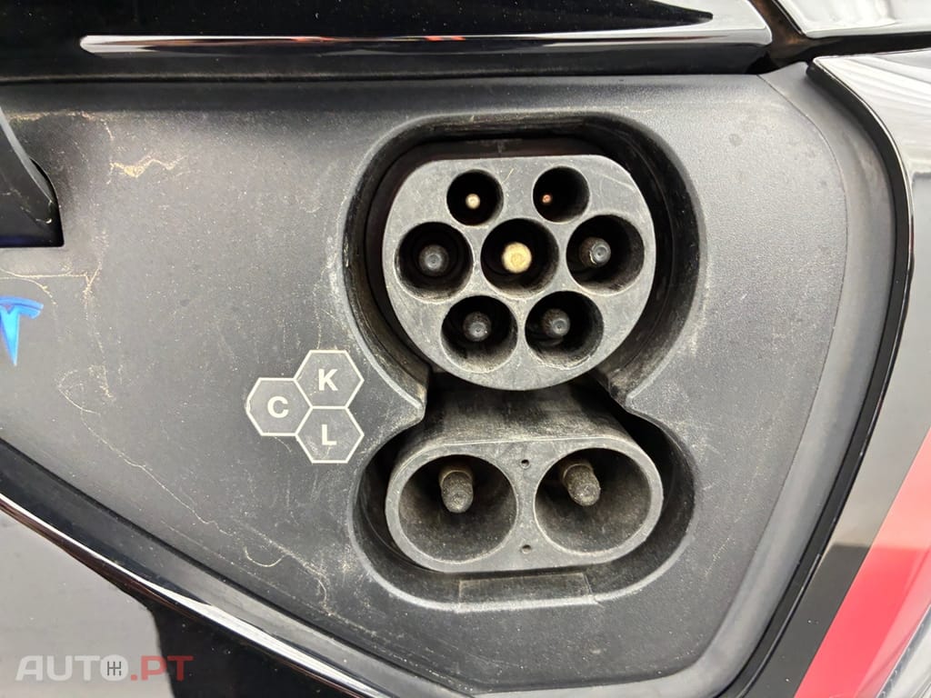 Tesla Model Y Standard RWD