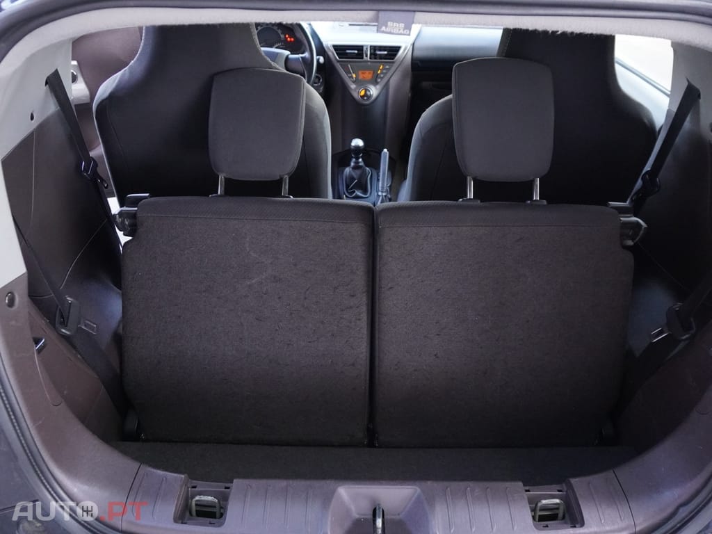 Toyota iQ 1.0