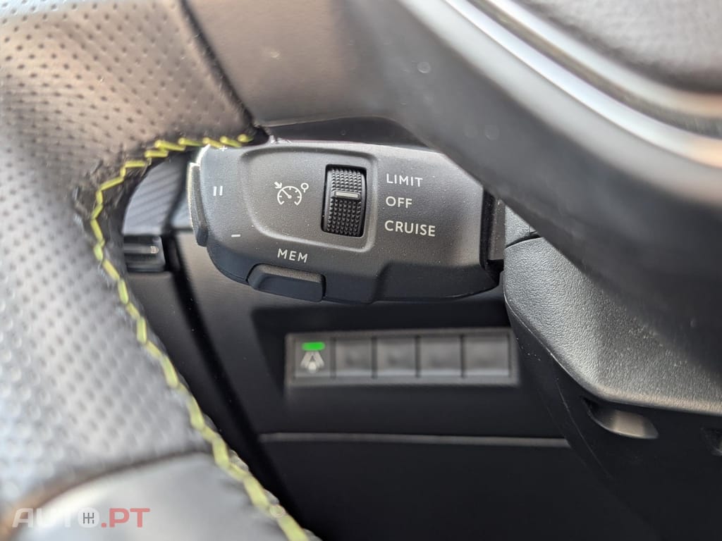 Peugeot E-2008 54 kWh GT