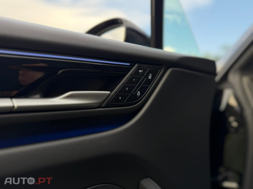 Porsche Macan Electric 4