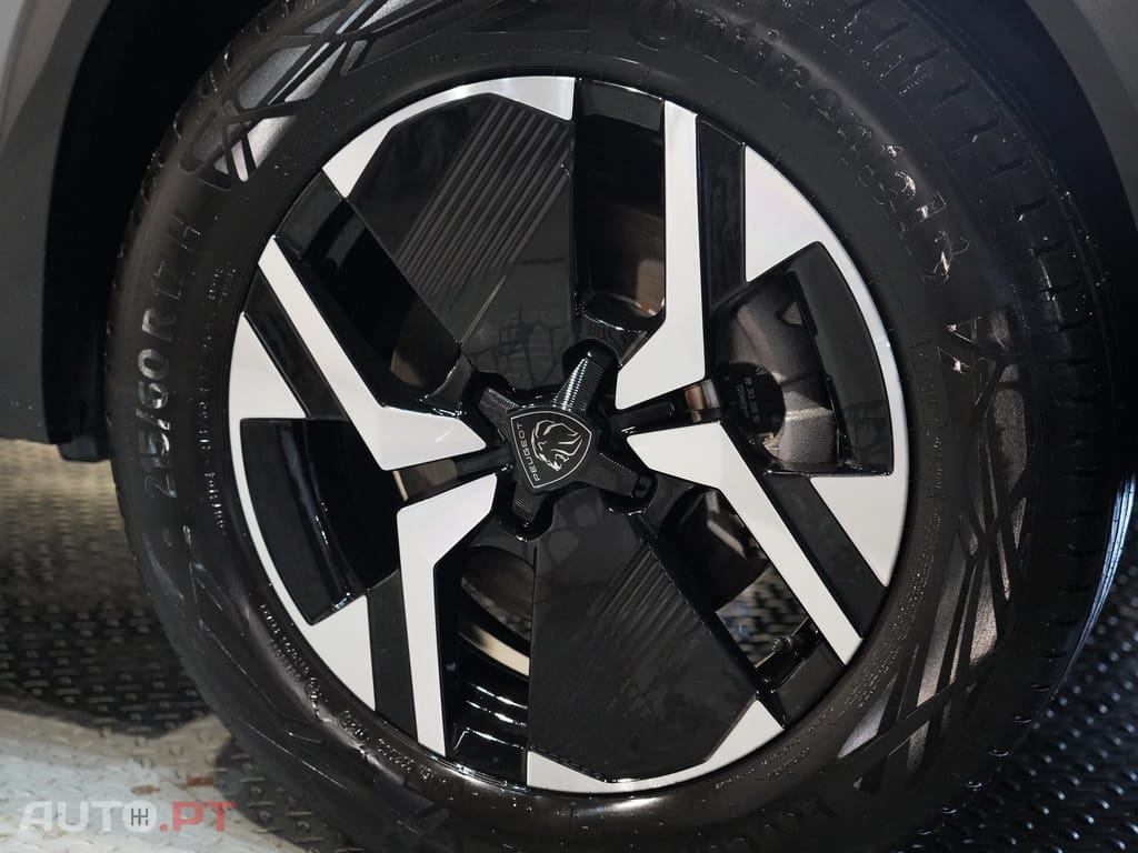 Peugeot 2008 1.2 Hybrid Allure e-DCS6