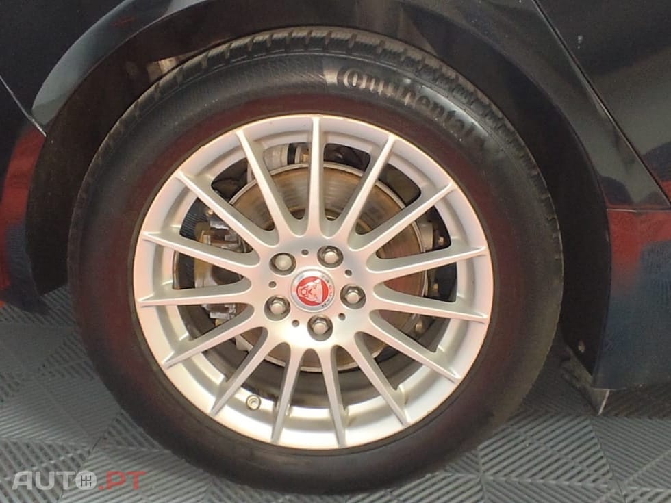 Jaguar XE 2.0 D Prestige