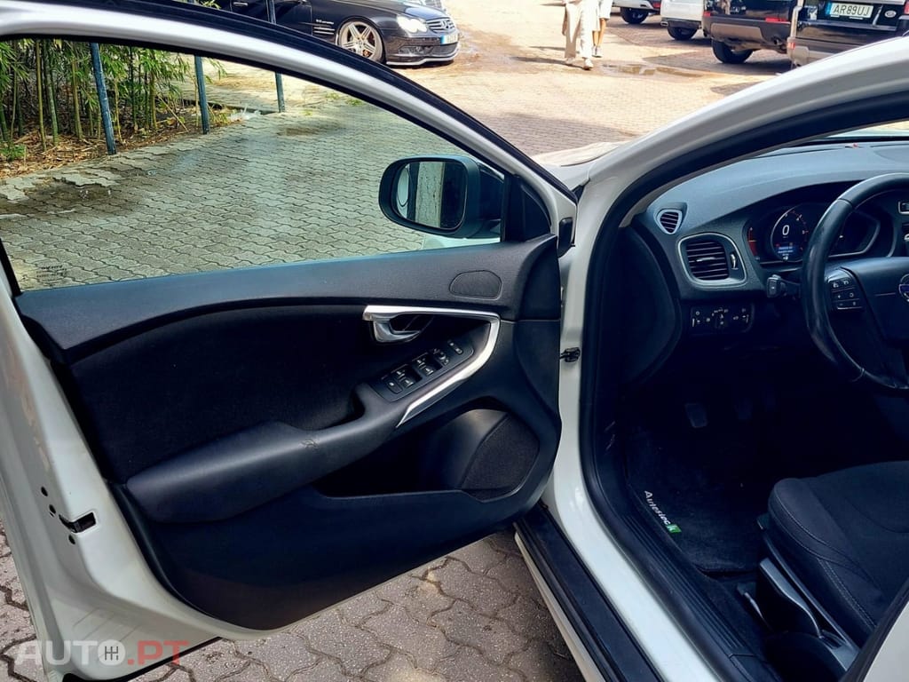 Volvo V40 Cross Country 2.0 D2 Summum