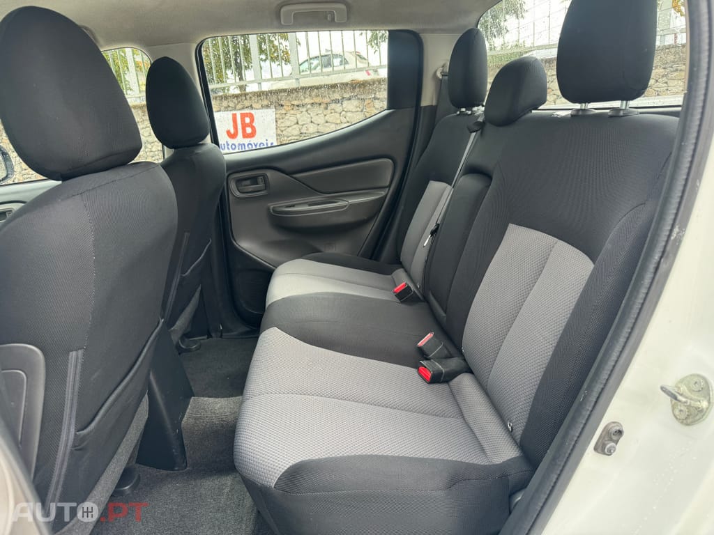 Mitsubishi L200 2.4 DI-D CD Invite 4WD