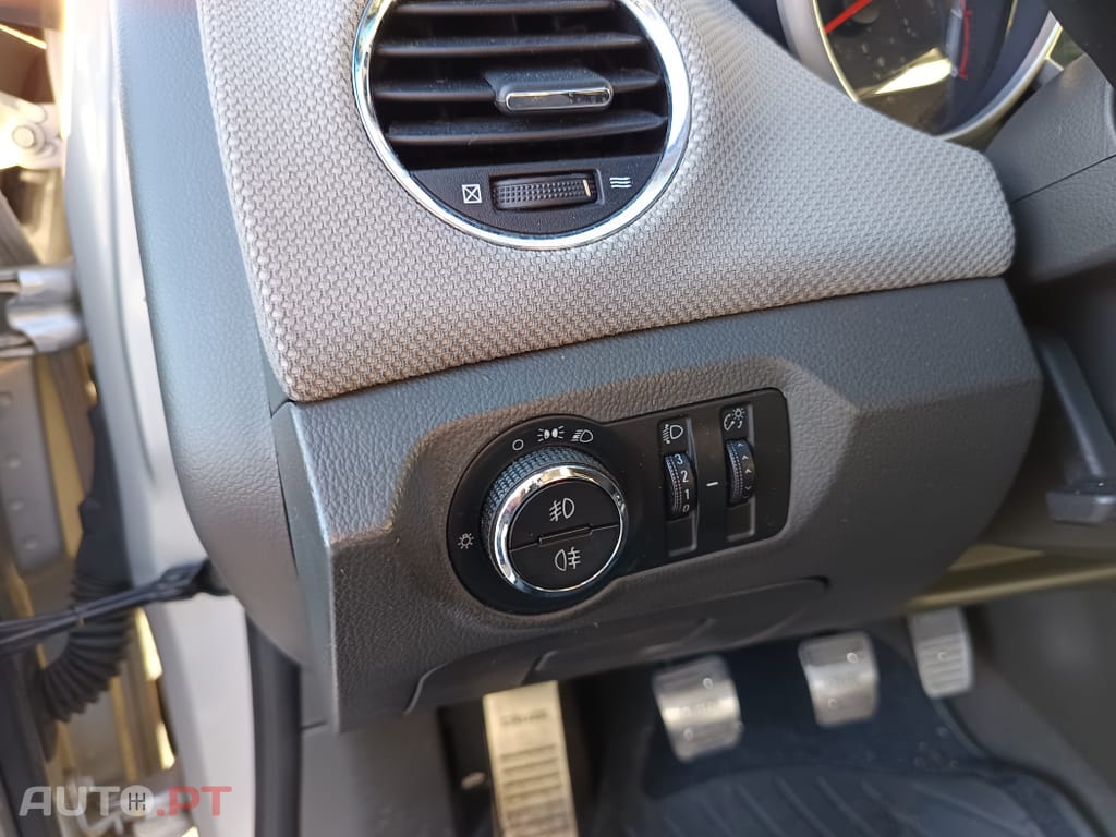 Chevrolet Cruze 1.6 LS