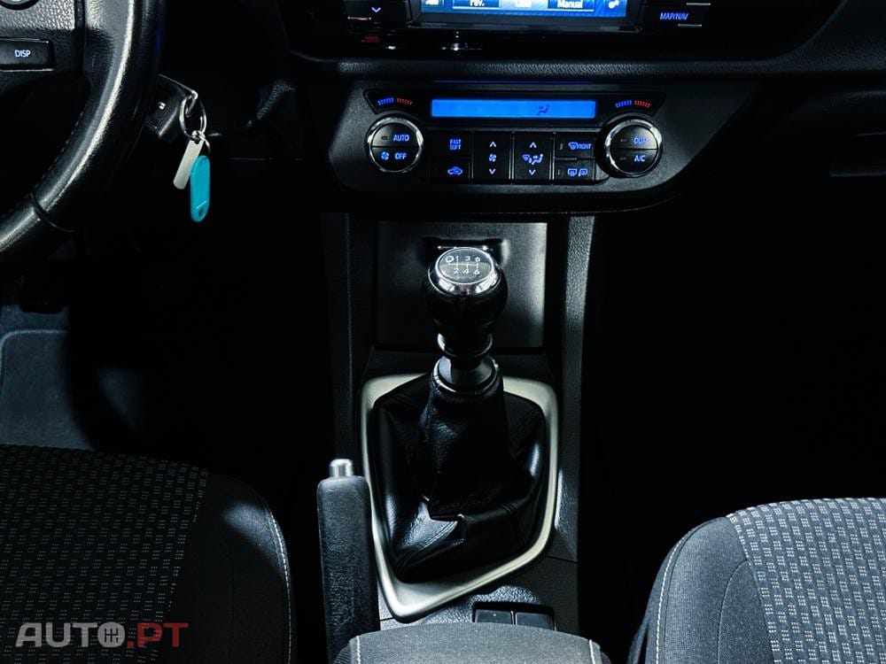 Toyota Corolla 1.4 D-4D Exclusive +Navi MM