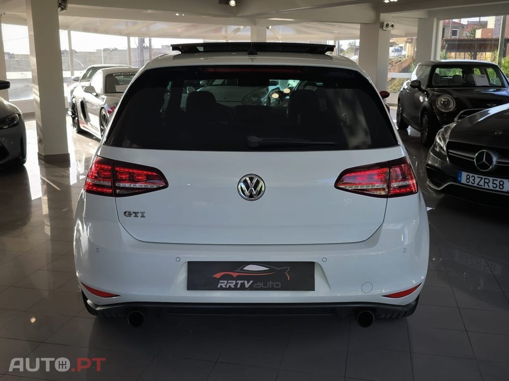 Volkswagen Golf 2.0 TSI GTI DSG