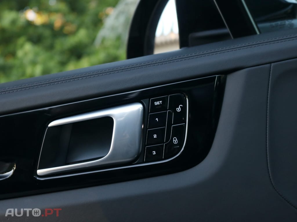 Porsche Cayenne E-Hybrid Platinum Edition