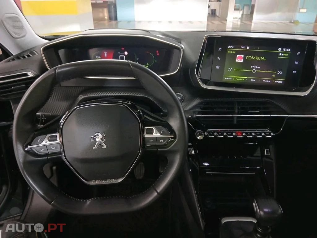 Peugeot 2008 1.5 BlueHDi Allure Pack