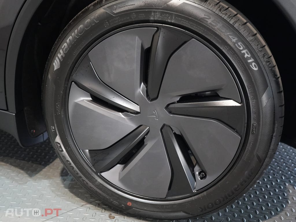 Tesla Model Y Long Range Tração Traseira