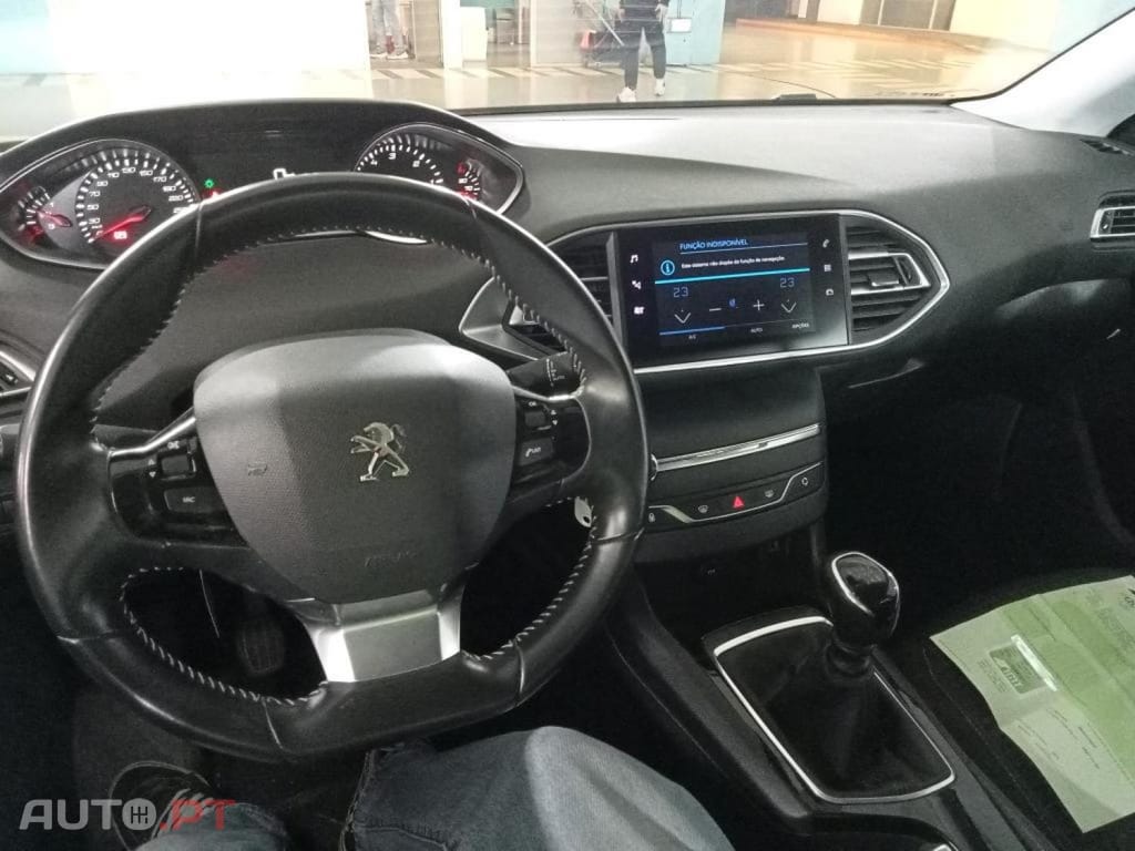 Peugeot 308 1.5 BlueHDi Business Line