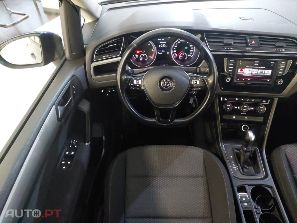 Volkswagen Touran 1.6 TDI Confortline DSG