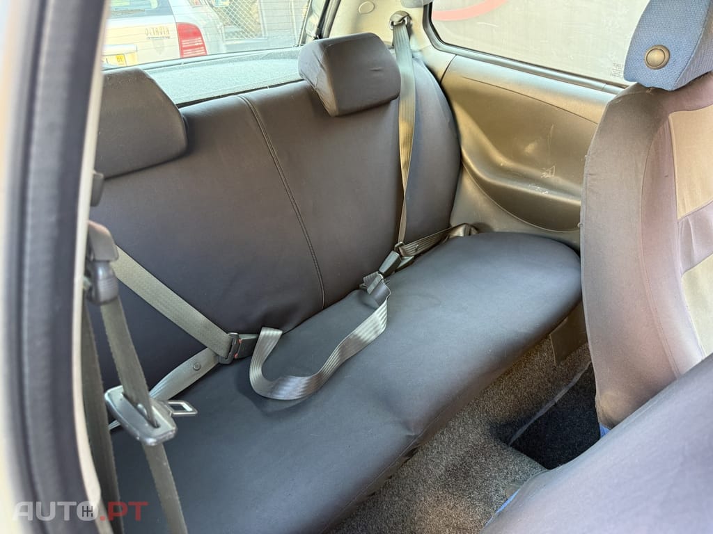 Fiat Punto 1.2 ELX — fotografia 10