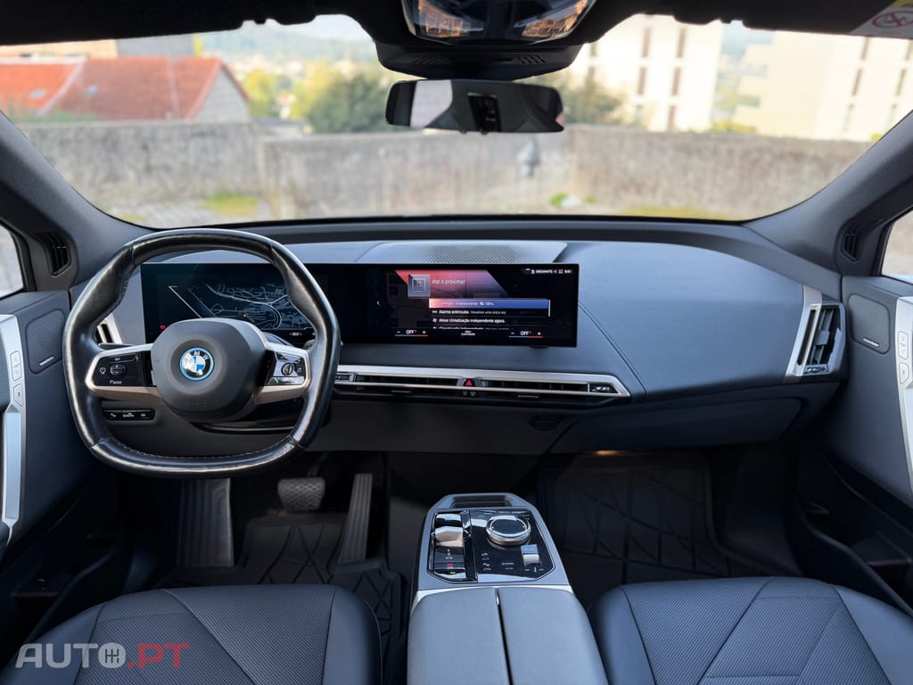 BMW iX xDrive 40 Pack Desportivo