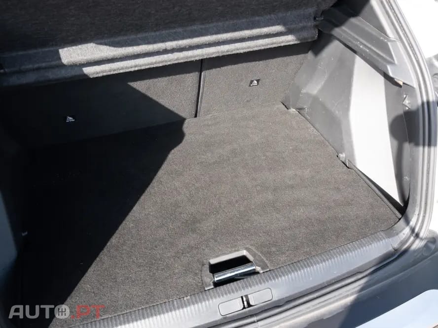 Peugeot E-2008 50 kWh GT