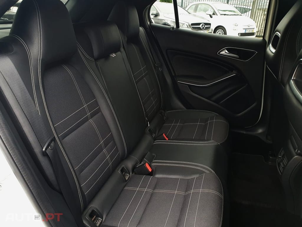 Mercedes-Benz GLA 220 CDI 4Matic 7G-DCT Urban