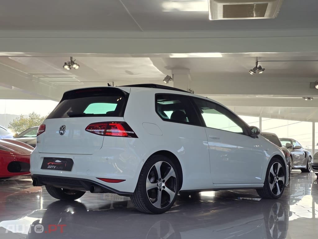 Volkswagen Golf 2.0 TSI GTI DSG