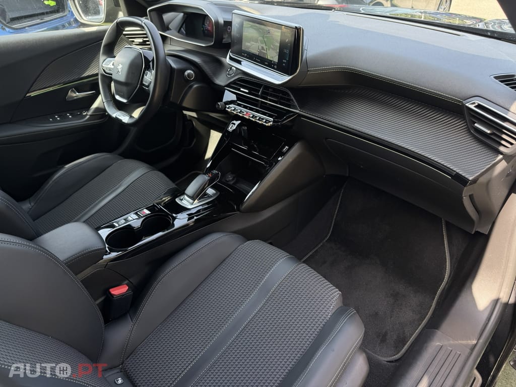 Peugeot E-2008 50 kWh GT